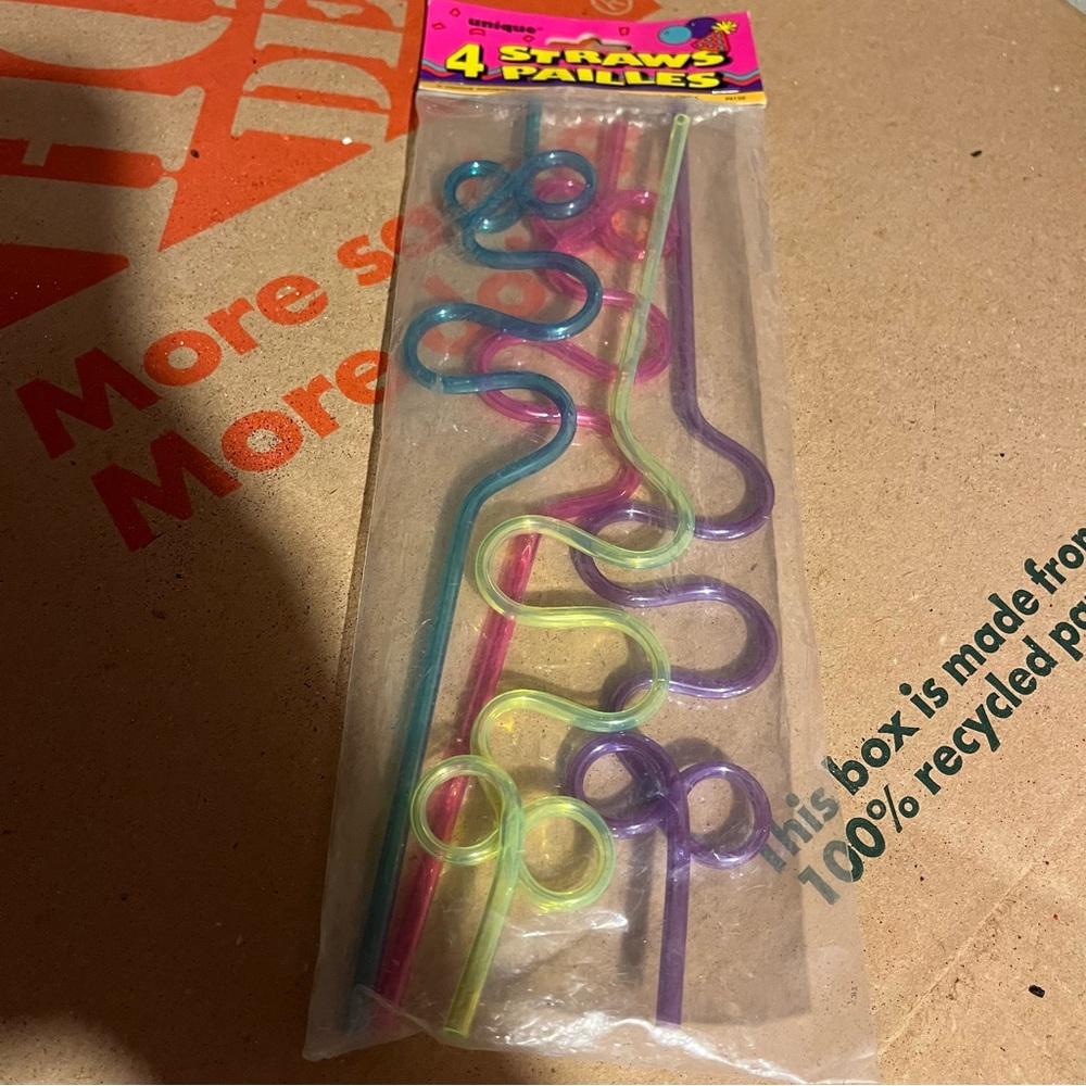 Colorful Twist Novelty Drinking Straws — Blue, Pink, Yellow, Purple